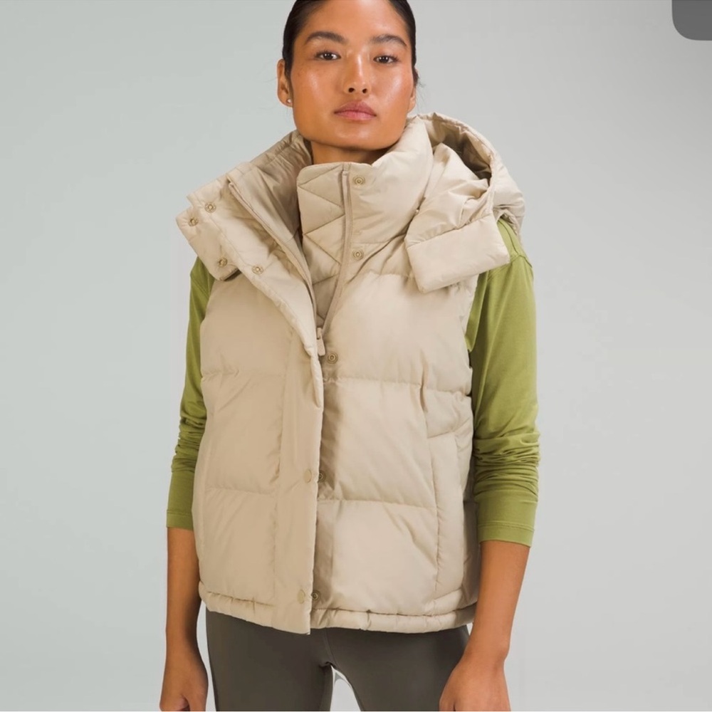 lululemon athletica Puffer Vest in Tan
